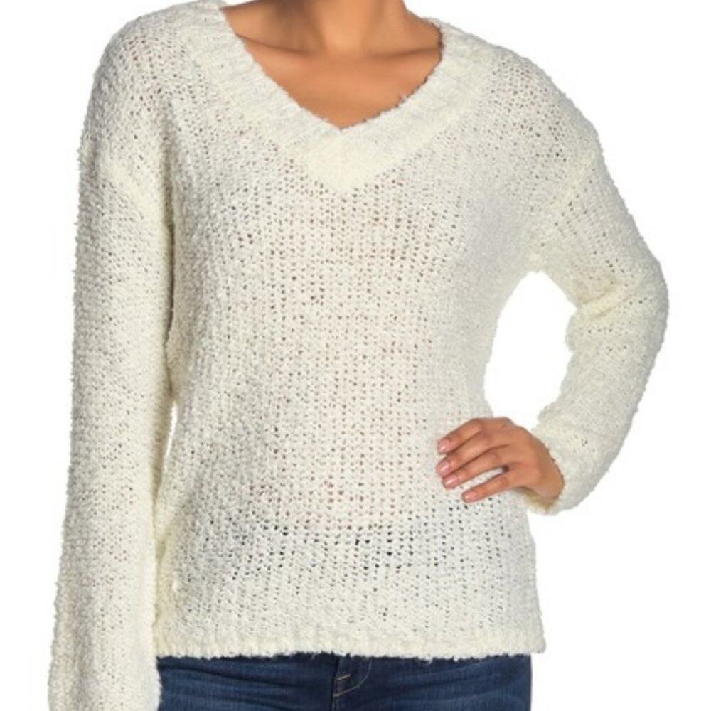 Susina Snow White Fluffy Boucle Knit Pullover Sweater V-Neck
